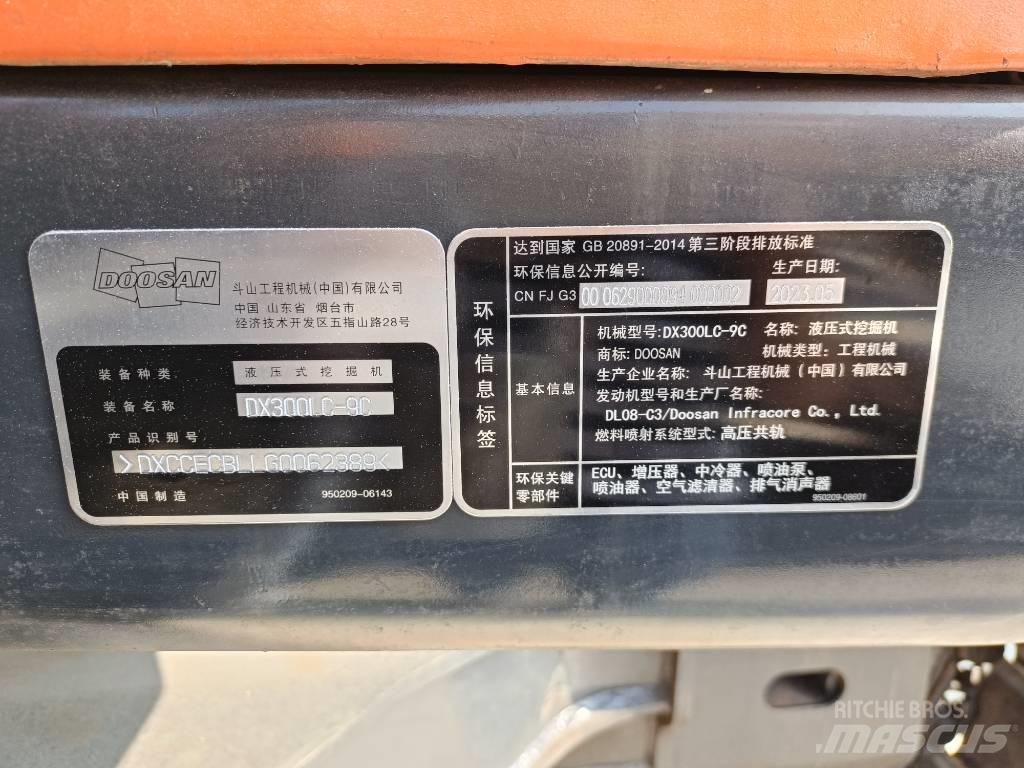 Doosan DX300-9 Bandgrävare