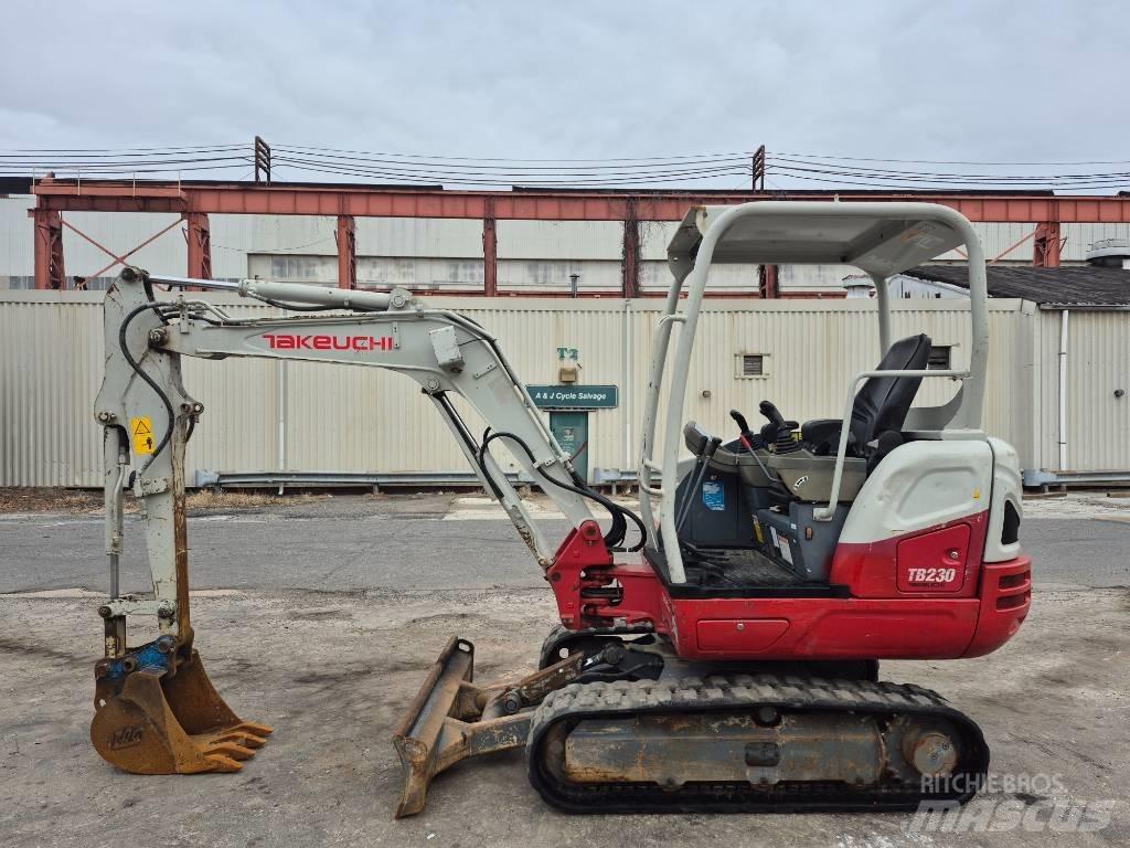 Takeuchi TB 230 Minigrävare < 7t