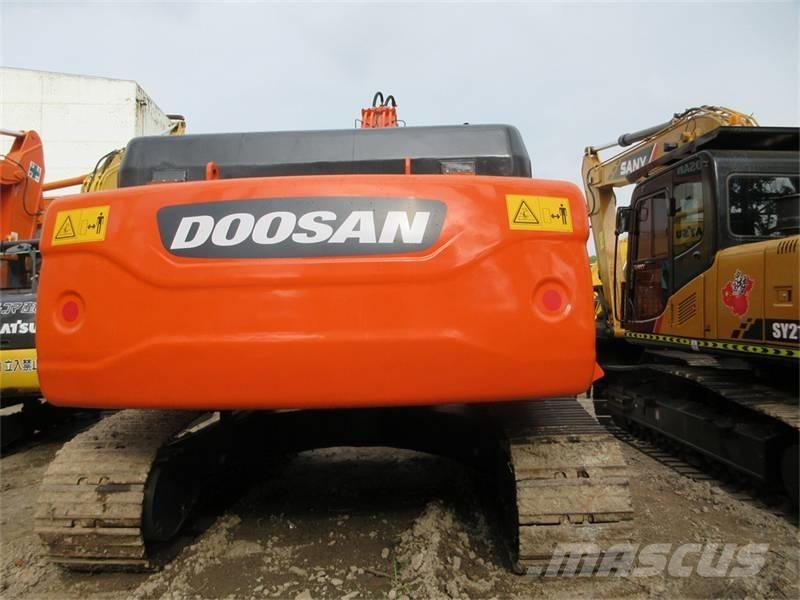 Doosan DX 340 Bandgrävare