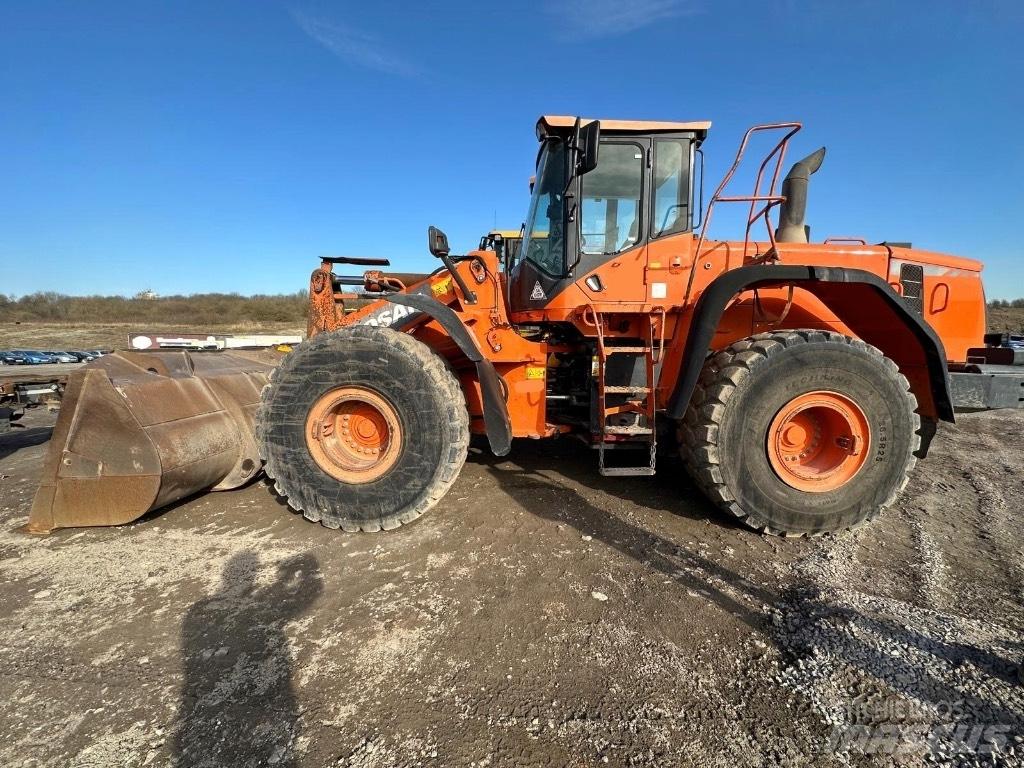 Doosan DX420-3 Hjulgrävare