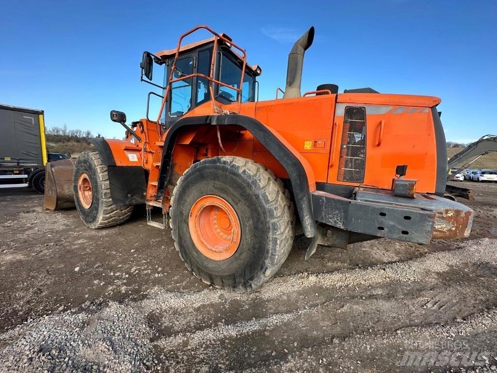 Doosan DX420-3 Hjulgrävare