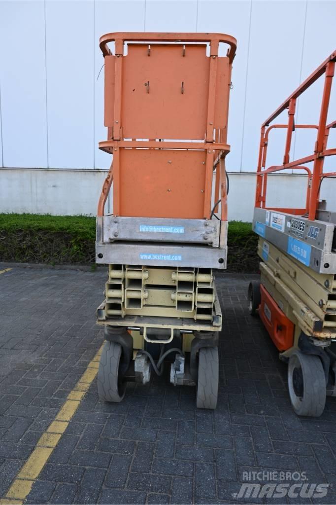 JLG 2030 ES Saxliftar