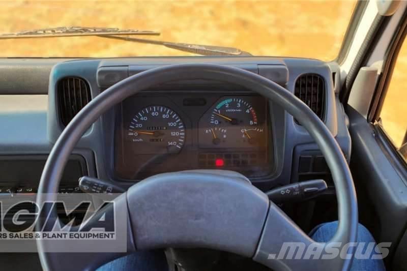 Nissan UD40 Övriga bilar
