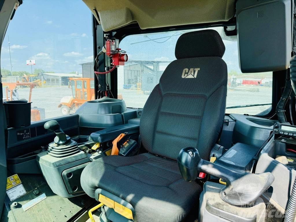 CAT D 7 Bandschaktare