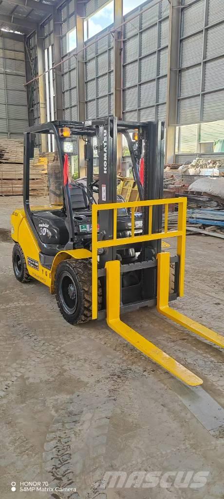 Komatsu FD 30 T-17 Dieselmotviktstruckar