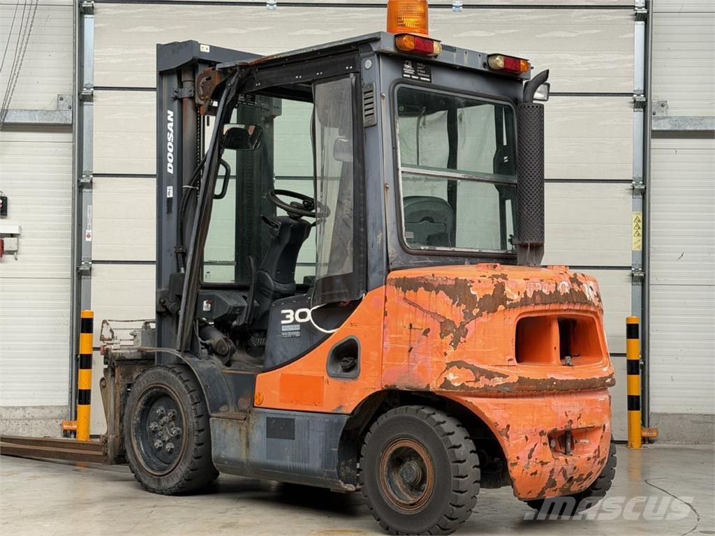 Doosan D30S-5 Dieselmotviktstruckar