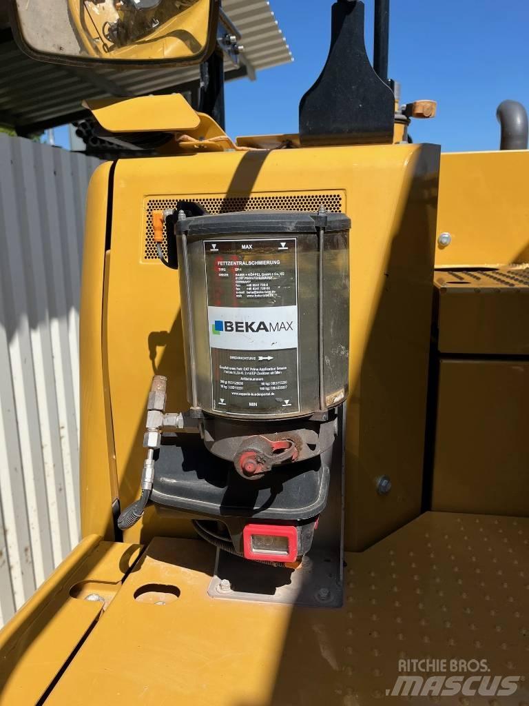 CAT 325 Bandgrävare