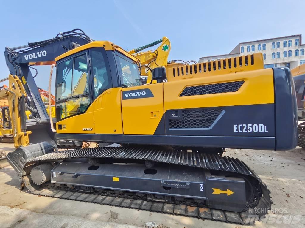 Volvo EC 250 D L Bandgrävare