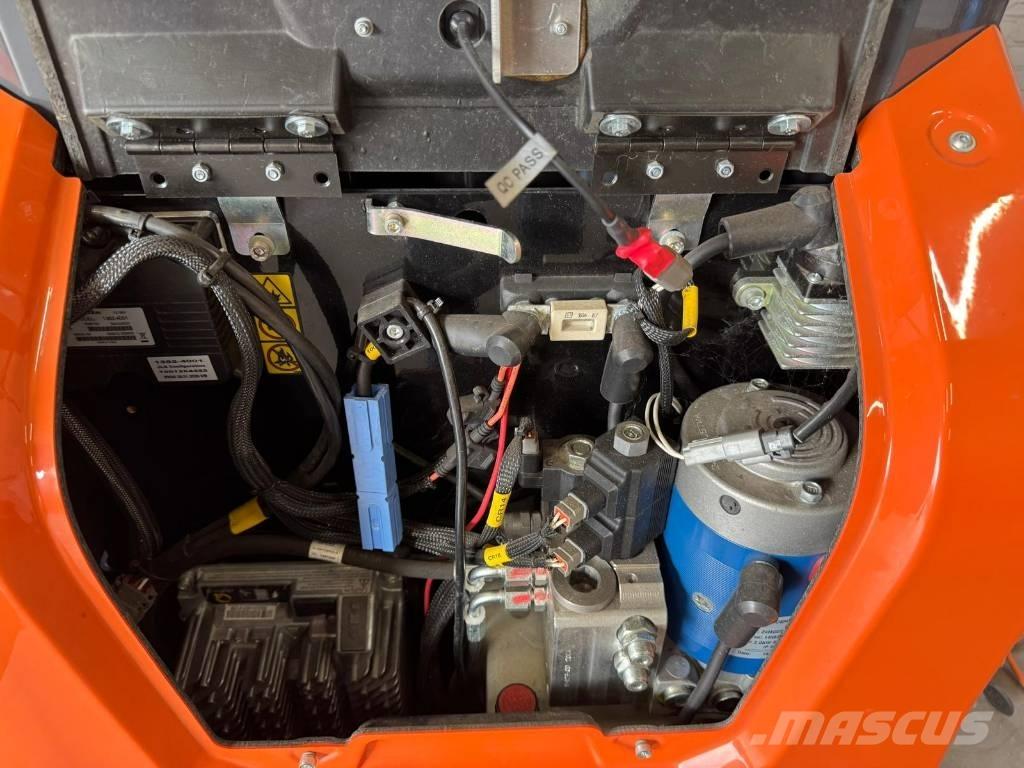 JLG DSP-M Plocktruck, höglyftande