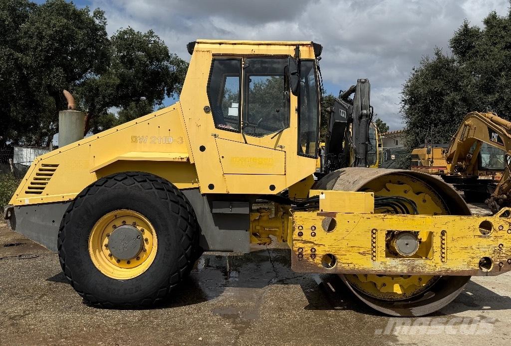 Bomag BW 211 D-3 Tvåvalsvältar