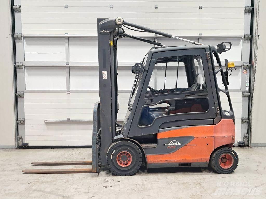 Linde E25-01 Elmotviktstruckar