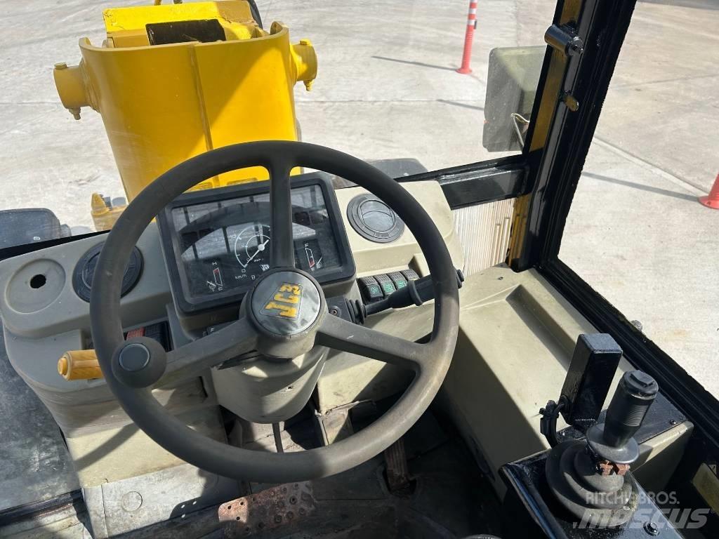 JCB 409 Redskapsbärare för lantbruk