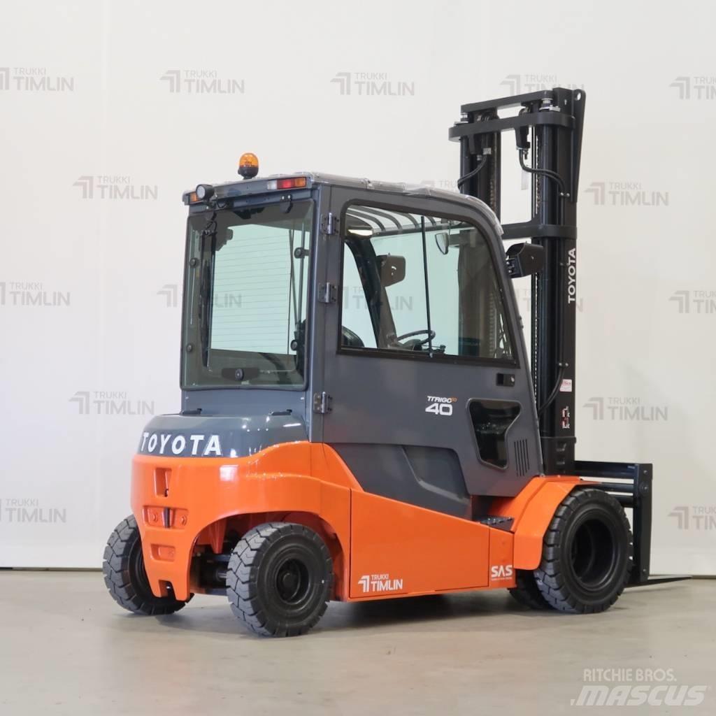 Toyota 8FBMT40 Elmotviktstruckar