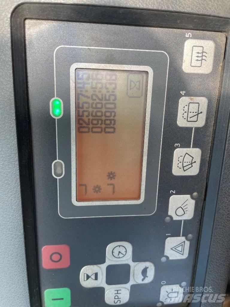 Toyota 8FBMT30 Elmotviktstruckar