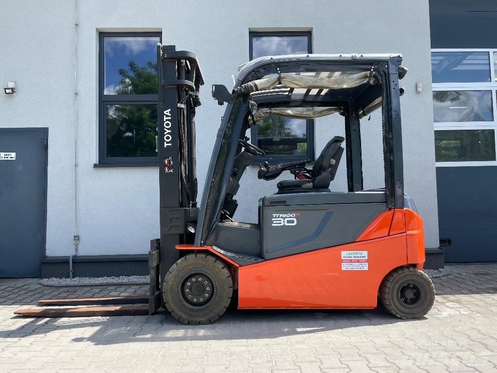Toyota 8FBMT30 Elmotviktstruckar