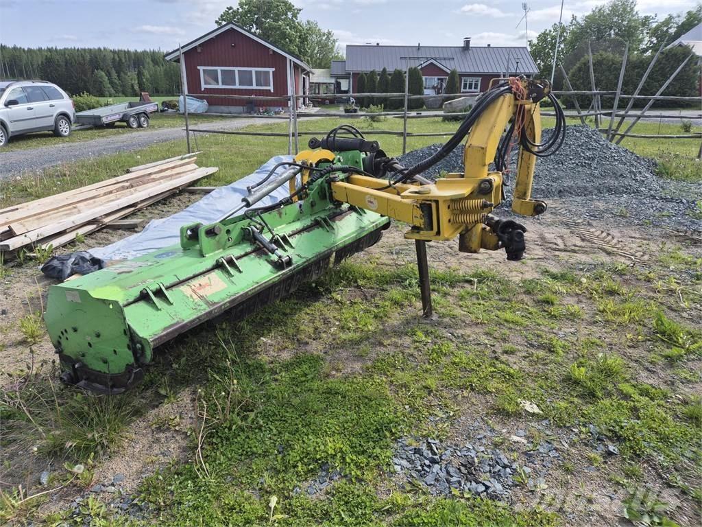 Cabe 220 Slåtterkrossar