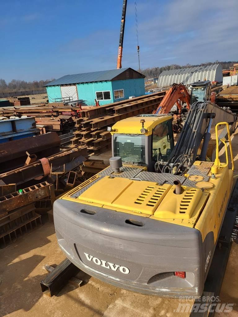 Volvo 210CLR Amfibiska grävmaskiner