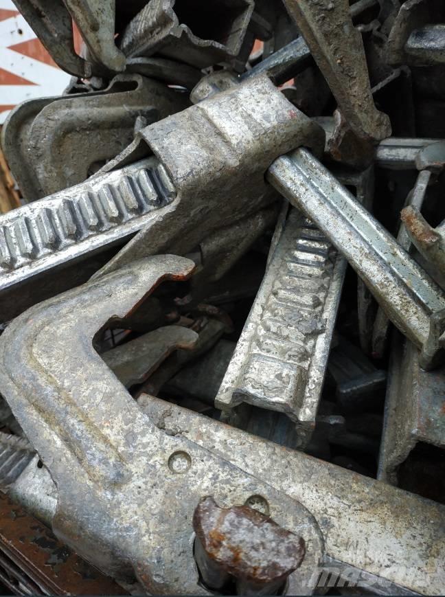 Peri BFD Clamps (Used) Formsättning