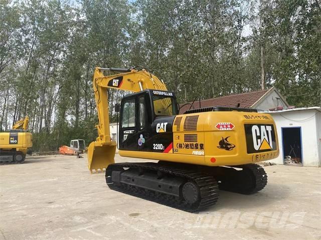 CAT 320D2 Bandgrävare