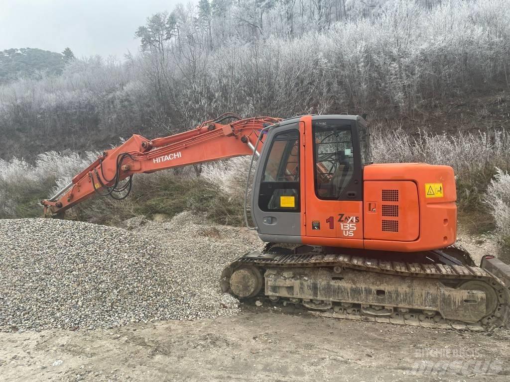 Hitachi ZX 135 US Bandgrävare