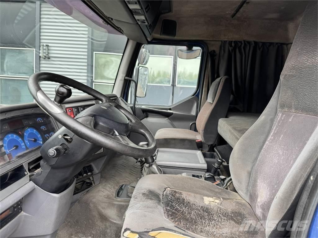 Sisu E12M 10X4 Tippbilar