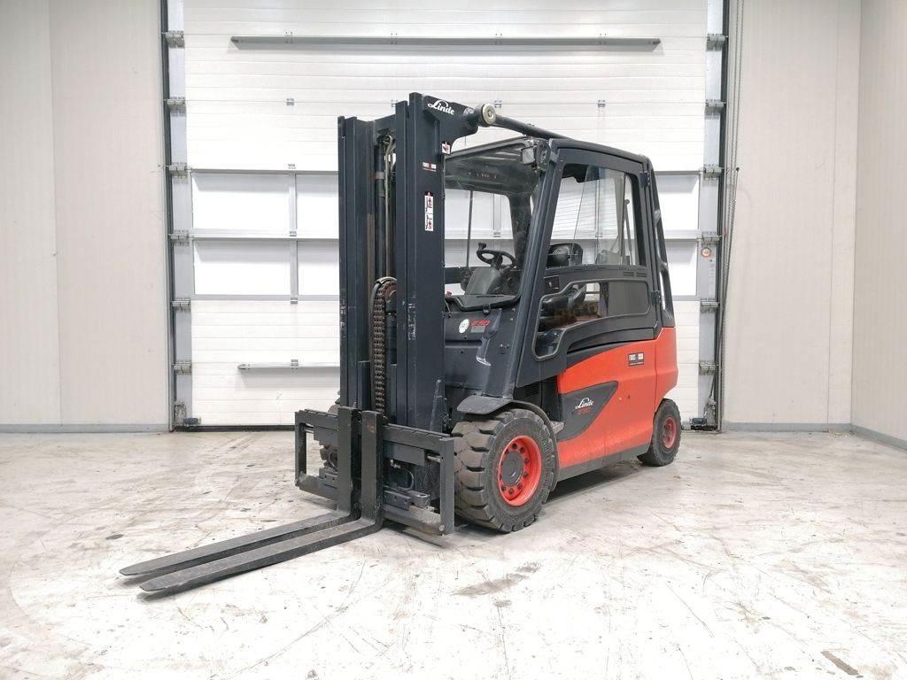 Linde E50HL-01 Elmotviktstruckar