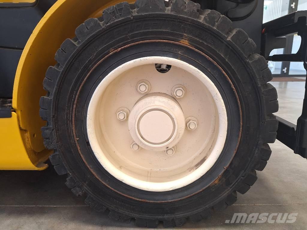 Yale GLP 25 VX Gasolmotviktstruckar