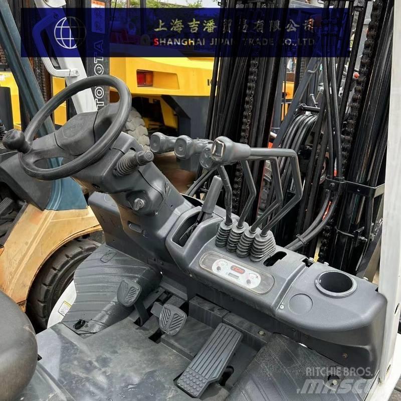 TCM 30 Dieselmotviktstruckar