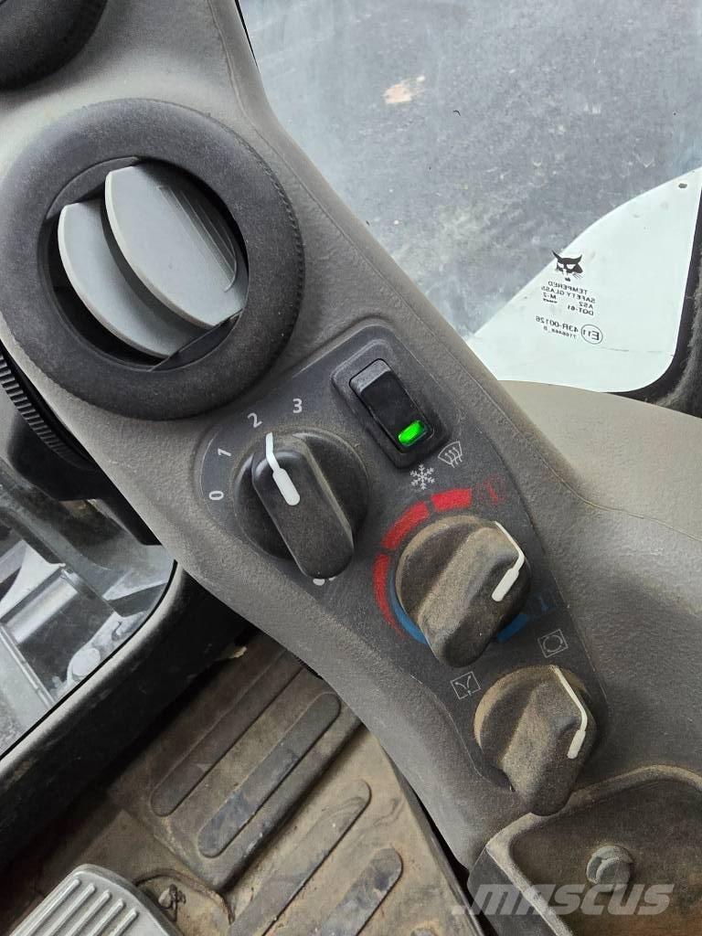 Bobcat E55 Minigrävare < 7t