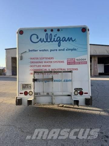 Hino 338 Lastbilar för dryckesleveranser