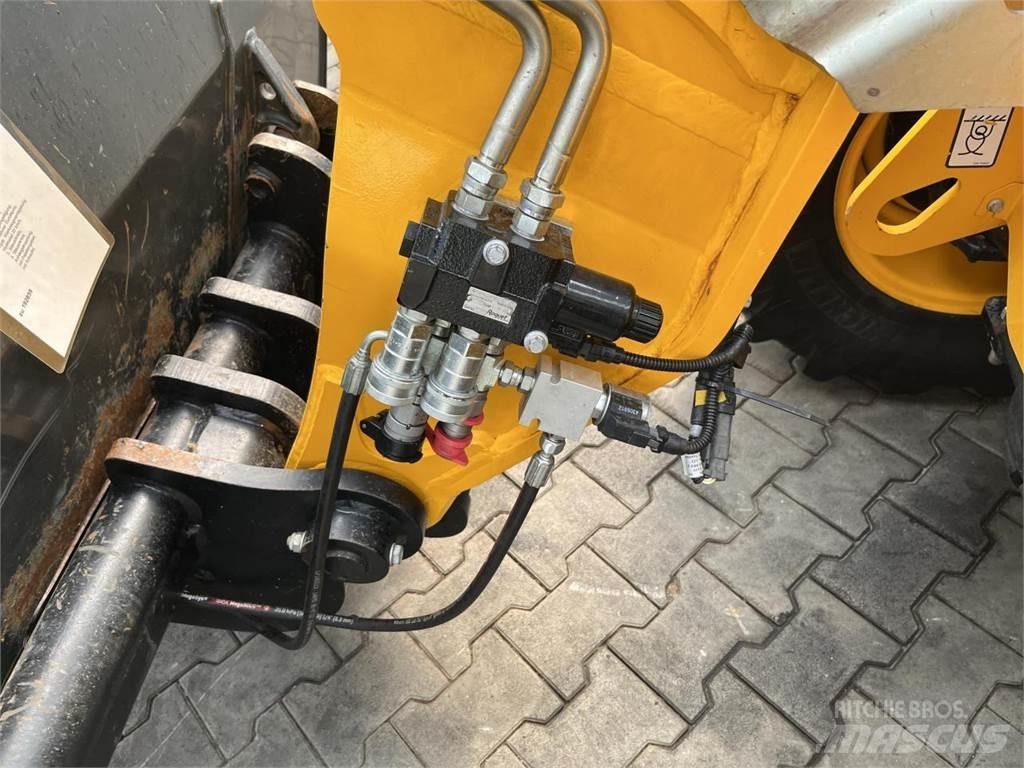 JCB 525-60 Hi Viz Redskapsbärare för lantbruk