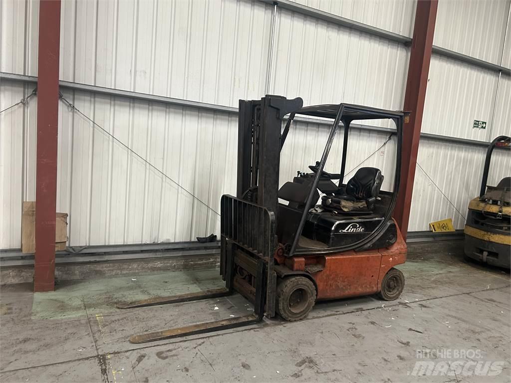Linde E18P-02 Elmotviktstruckar