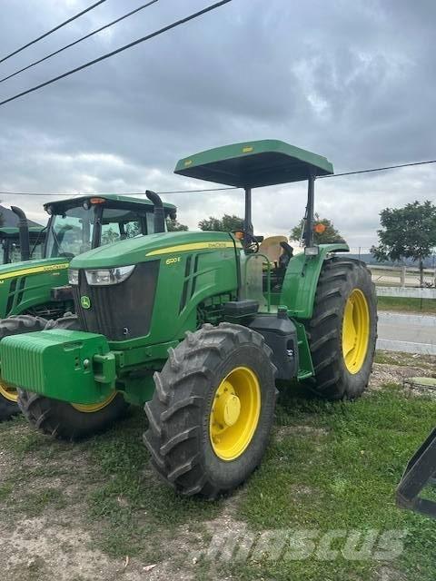 John Deere 6120 E Traktorer