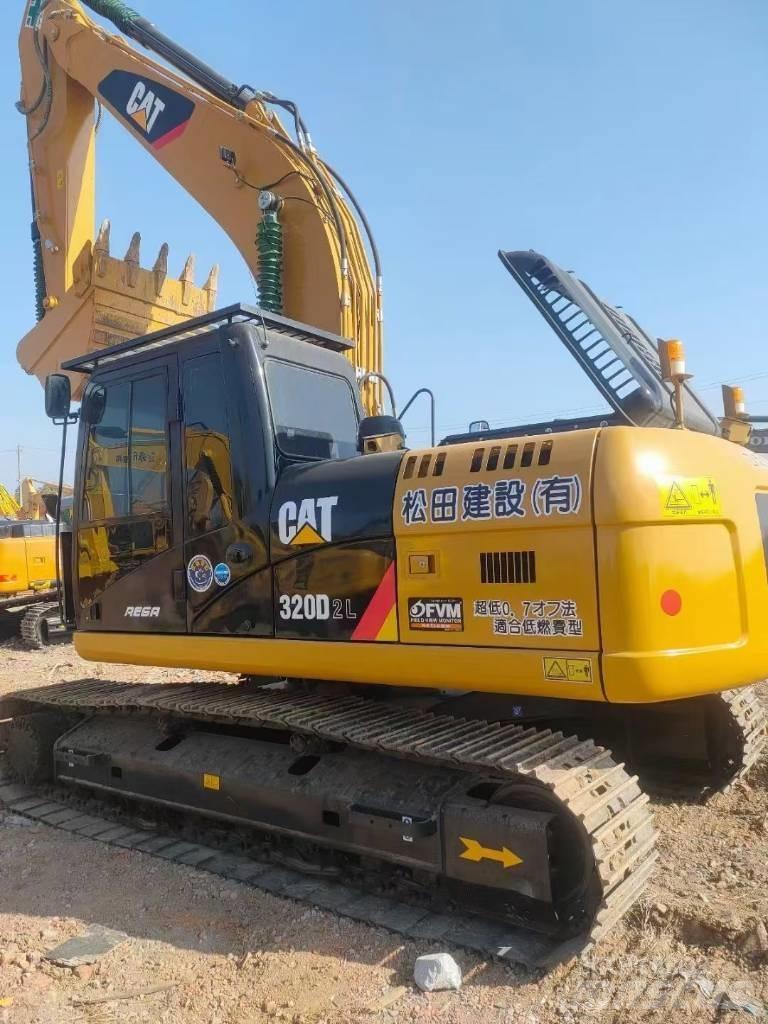 CAT 320D2L Bandgrävare