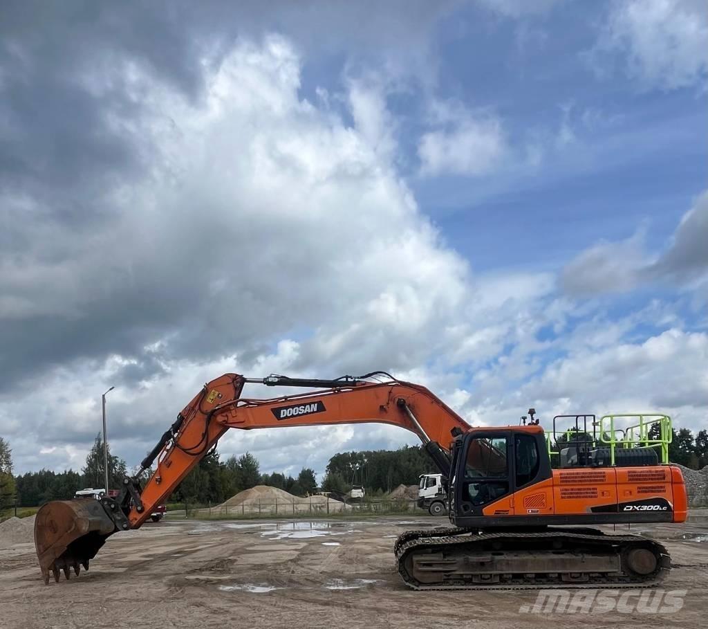 Doosan DX300-LC-7 Bandgrävare