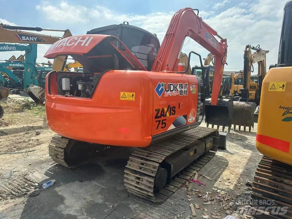 Hitachi ZX 75 Midigrävmaskiner 7t - 12t