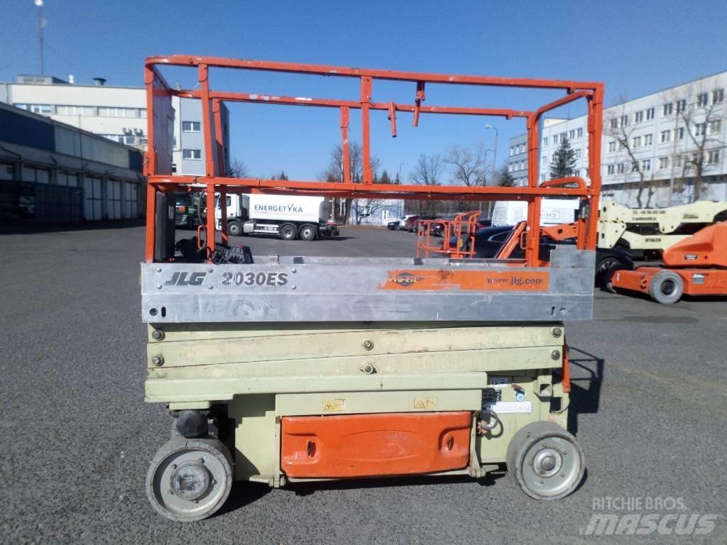 JLG 2030 ES Saxliftar