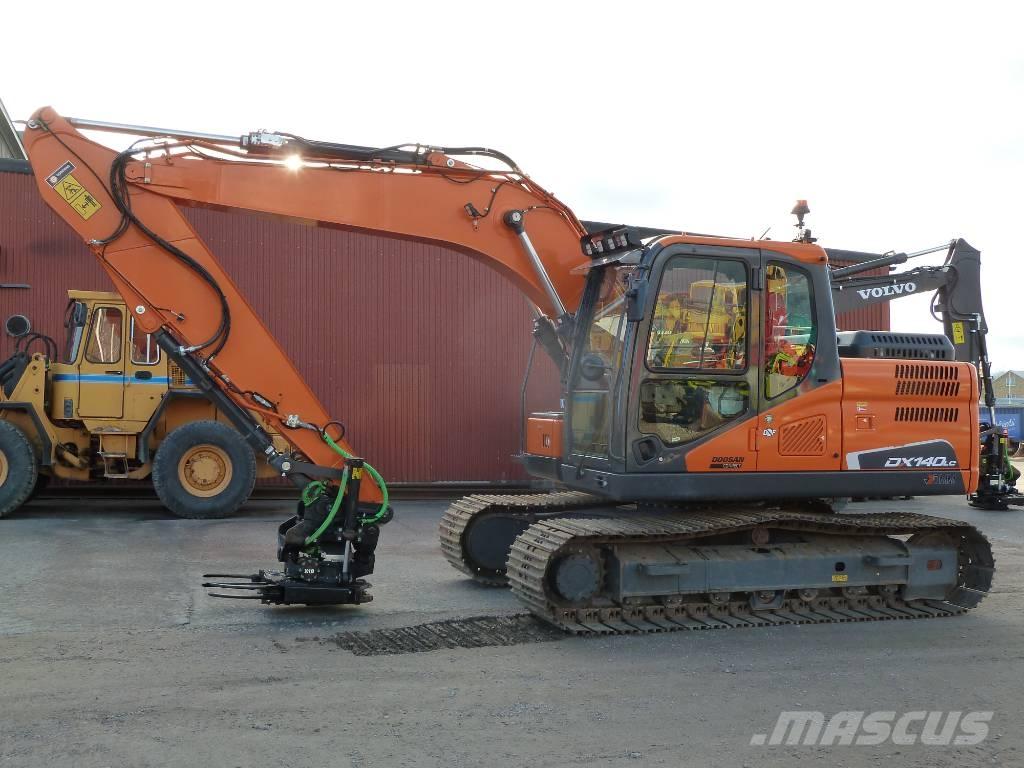 Doosan DX140LC-5 Bandgrävare