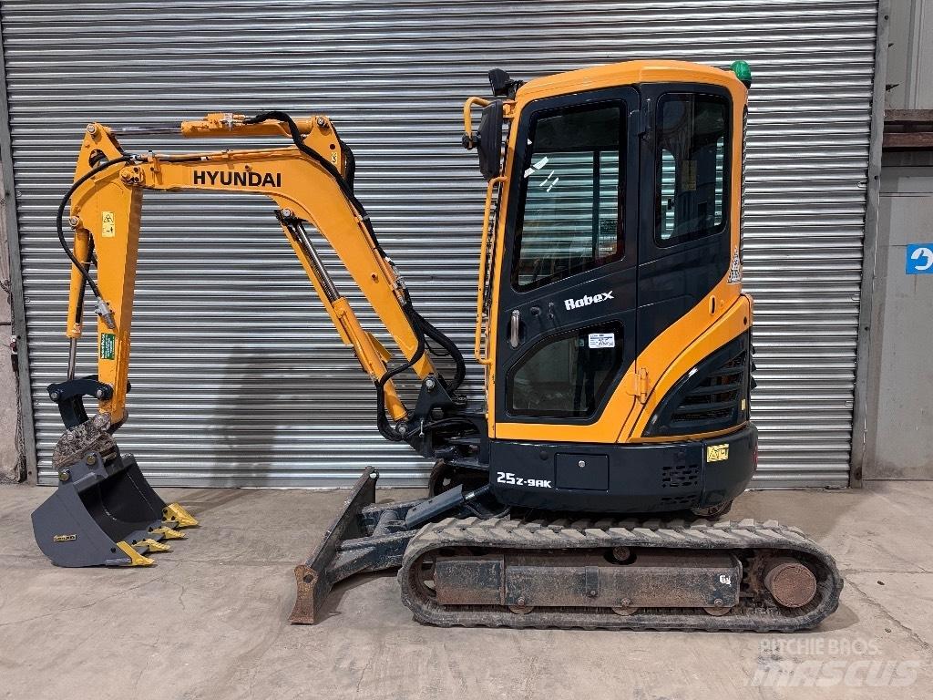 Hyundai R25Z-9 AK Minigrävare < 7t