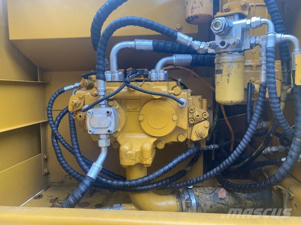 CAT 320 C L Bandgrävare