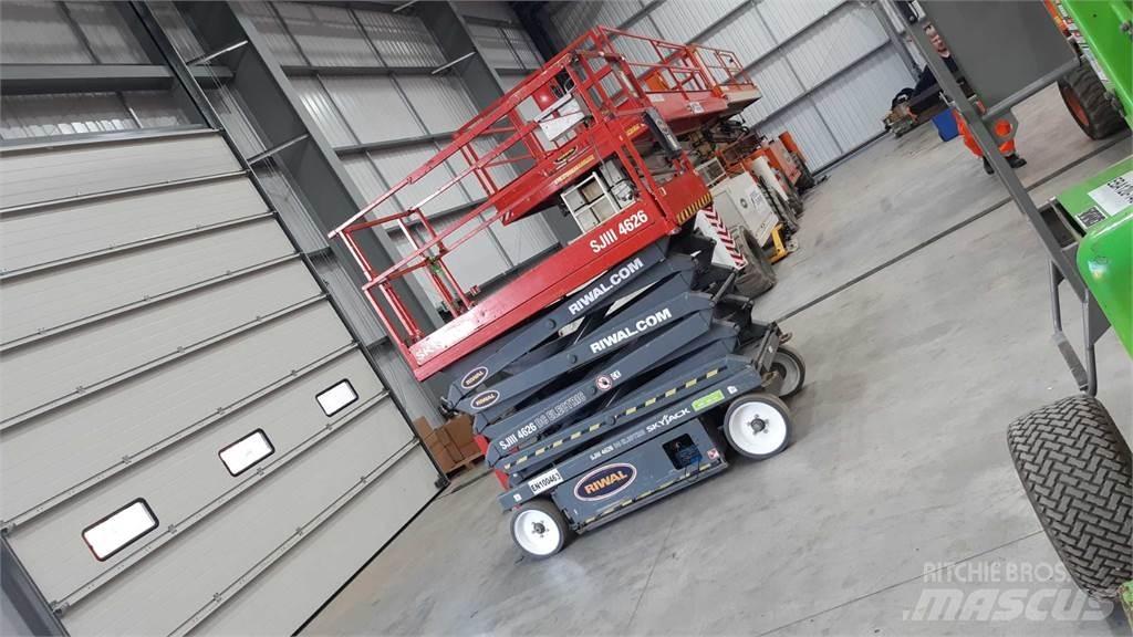 SkyJack SJIII4626 Saxliftar