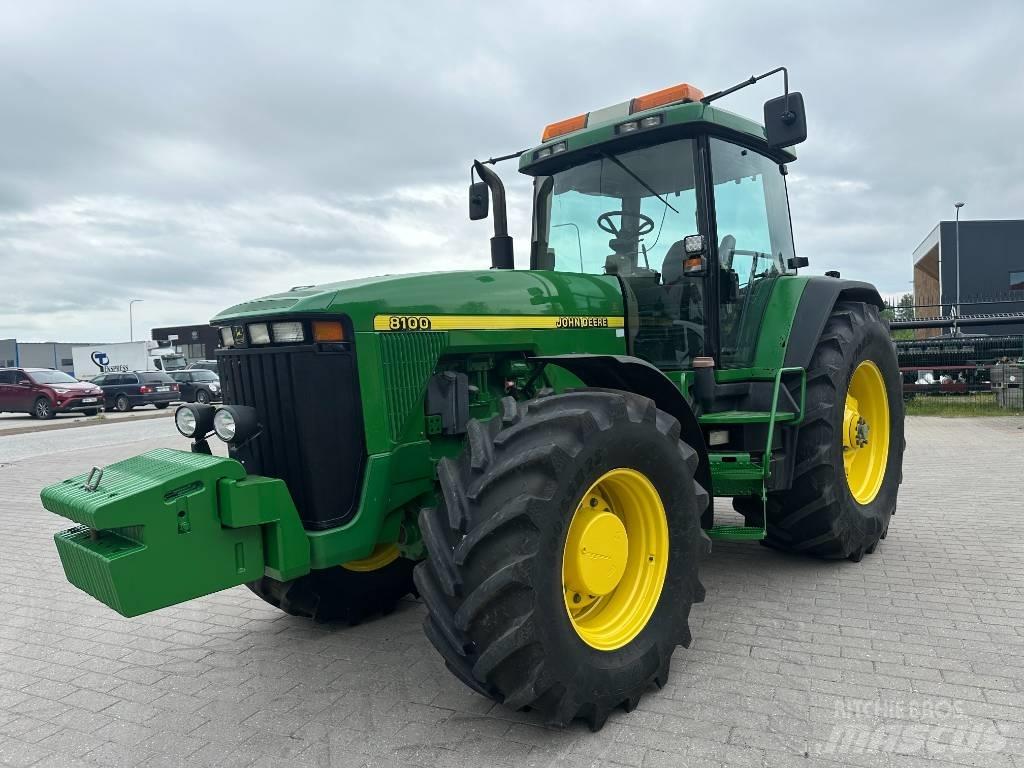 John Deere 8100 Traktorer