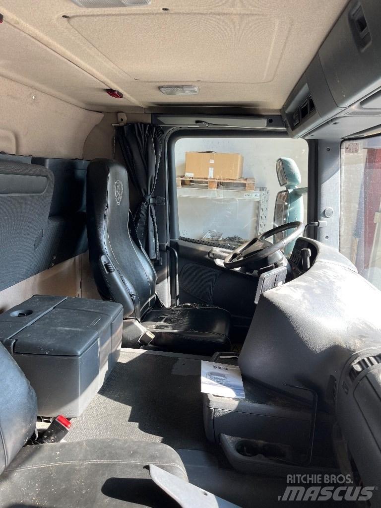 Scania CG16 Hytter och interiör
