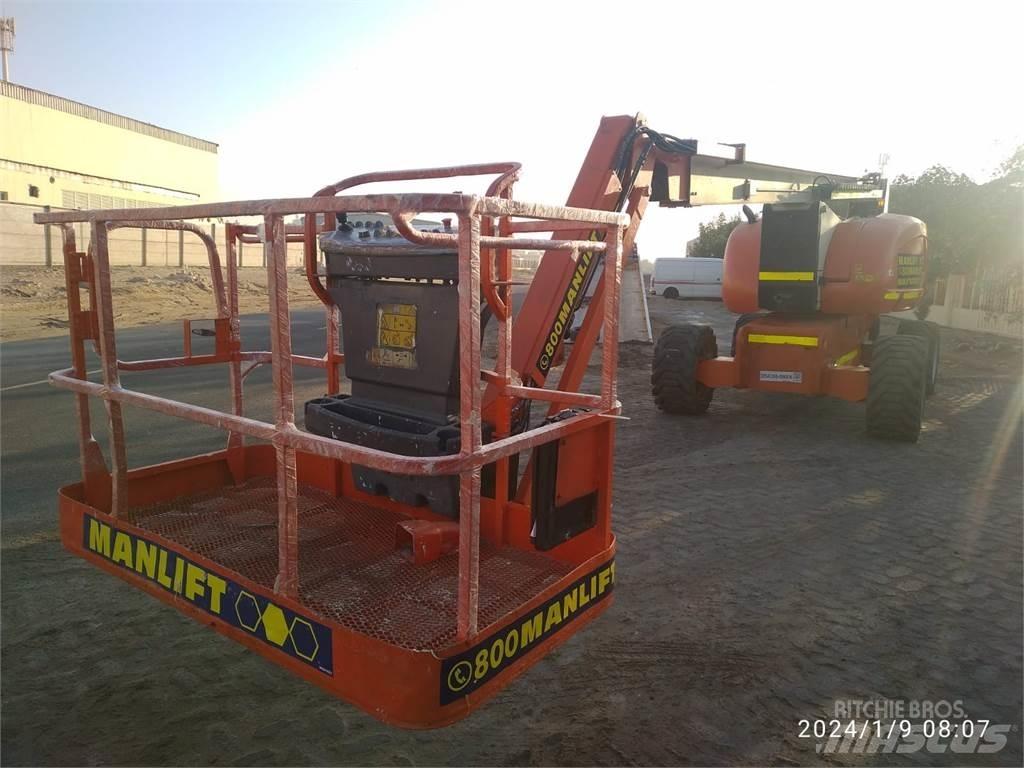 JLG 800AJ Bomliftar
