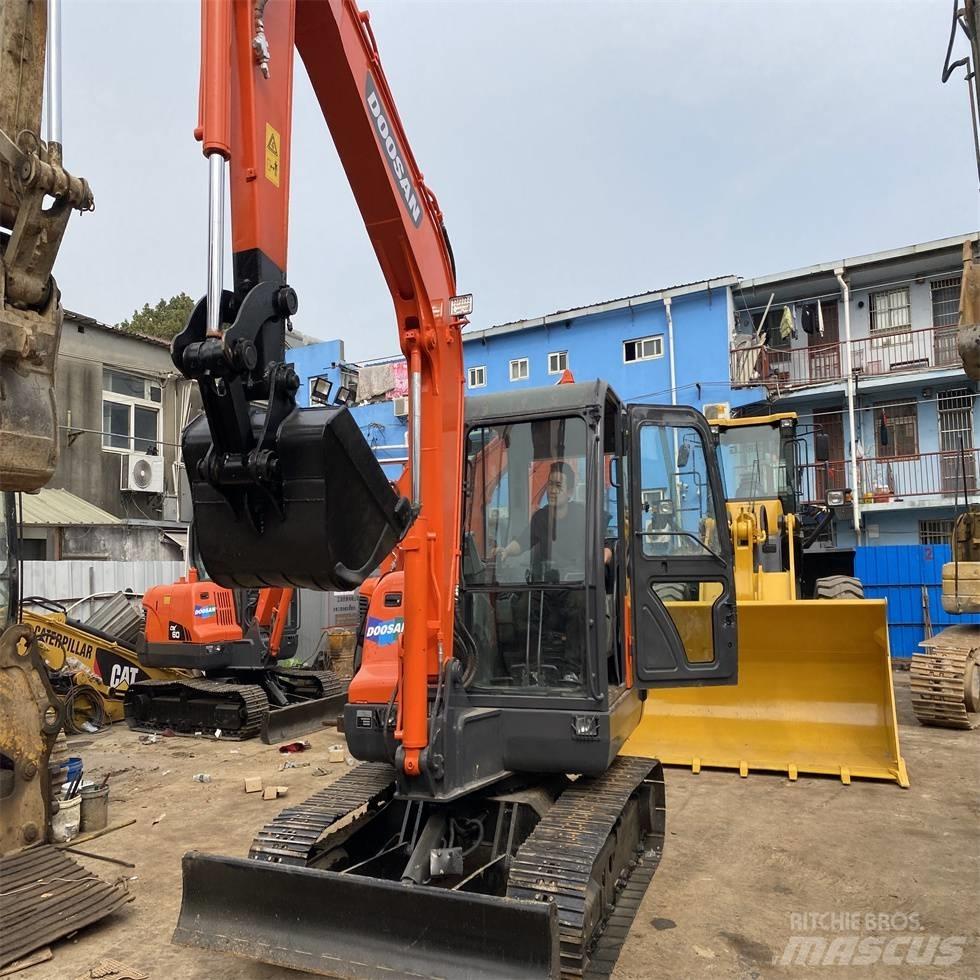 Doosan DX 60 Bandgrävare