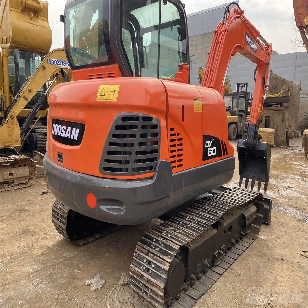Doosan DX 60 Bandgrävare