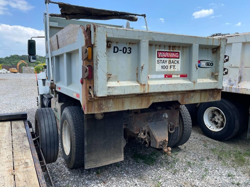 International 7300 Tippbilar