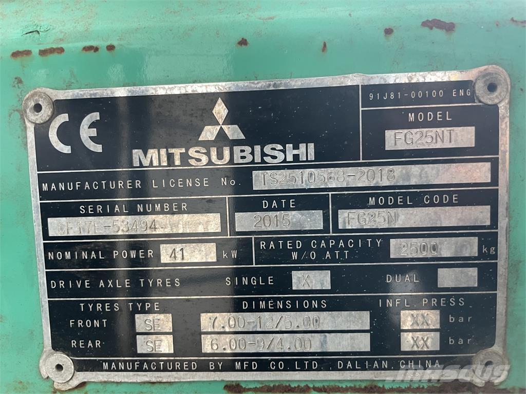 Mitsubishi FG25T Gasolmotviktstruckar