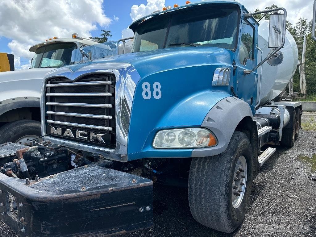Mack GU 800 Övriga bilar