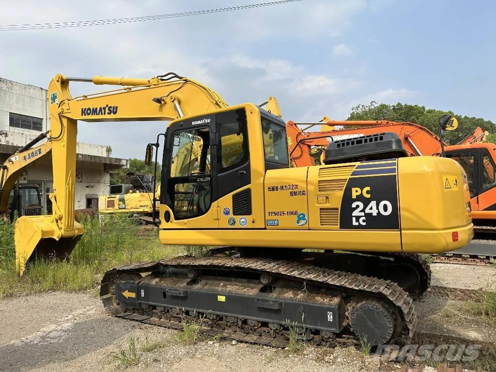 Komatsu PC240-8 Bandgrävare